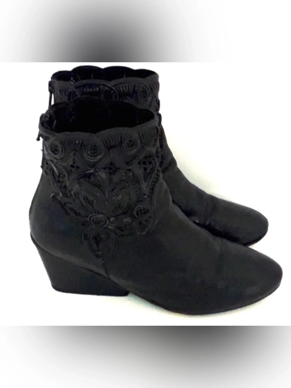 Authentic Via Spiga designer black leather wedge boots size 9.5
